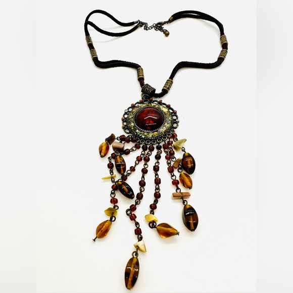 Vintage Inlay Ornate Medallion Necklace - Picture 3 of 17